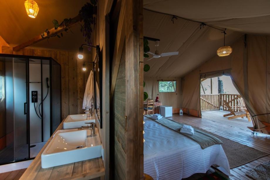 Hostal La Salut De Terrades Kültér fotó